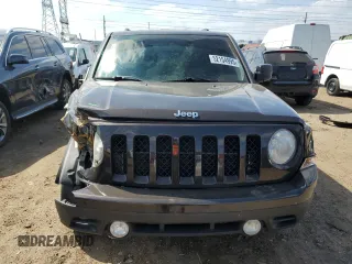 2014 Jeep Patriot Latitude z VIN 1C4NJRFB7ED709055, wystawiony jako Copart lot #52154995 z przebiegiem 136 332 mil mil oraz Szkoda całkowita • Salvage title. Historia ofert i sprzedaży dostępna na DreamBid. Obrazek 5.