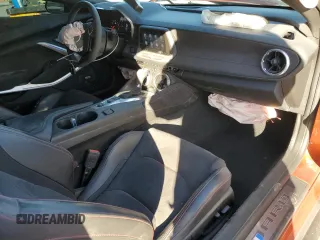 2023 Chevrolet Camaro ZL1 z VIN 1G1FK1R60P0126847, wystawiony jako Copart lot #86620744 z przebiegiem 9905 mil mil oraz Szkody całkowita. Historia ofert i sprzedaży dostępna na DreamBid. Obrazek 8.