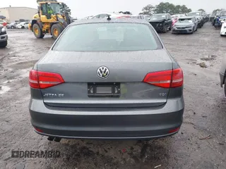 2015 Volkswagen Jetta SE с VIN 3VWLA7AJ7FM218630, выставлен на аукционе IAAI как лот 41621751 с пробегом 236 575 миль миль и . История ставок и продаж доступна на DreamBid. Изображение 16.