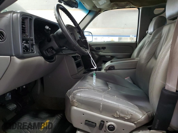 2005 Chevrolet Suburban LT with VIN 3GNEC16Z55G100887, listed as a Copart auction lot 81696084 with 159,091 mi miles and Salvage Title. Bid and sale history available at carsss.com. Image 7.