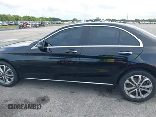2018 Mercedes-Benz C 300 z VIN 55SWF4KB8JU251817, wystawiony jako IAAI lot #42482900 z przebiegiem 76 248 mil mil oraz . Historia ofert i sprzedaży dostępna na DreamBid. Obrazek 14.