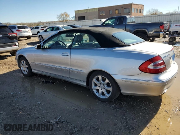 2004 Mercedes-Benz CLK 320 z VIN WDBTK65G44T019718, wystawiony jako Copart lot #79489734 z przebiegiem 206 148 mil mil oraz Szkody całkowita. Historia ofert i sprzedaży dostępna na DreamBid. Obrazek 2.