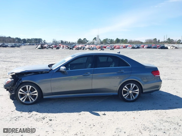 2016 Mercedes-Benz E-Class E 350 Sport with VIN WDDHF5KB5GB226231, listed as a IAAI auction lot 41681850 with 88,221 mi miles. Bid and sale history available at carsss.com. Image 15.