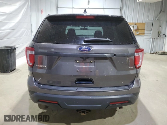 2018 Ford Police Interceptor Utility z VIN 1FM5K8AR2JGC56401, wystawiony jako Copart lot #56989315 z przebiegiem 115 488 mil mil oraz Tytuł czysty. Historia ofert i sprzedaży dostępna na DreamBid. Obrazek 6.