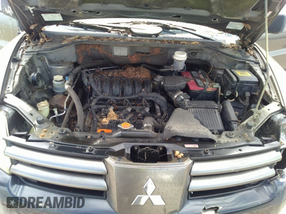 2005 Mitsubishi Endeavor LS with VIN 4A4MM21S65E044878, listed as a IAAI auction lot 40503526 with 186,503 mi miles. Bid and sale history available at carsss.com. Image 10.