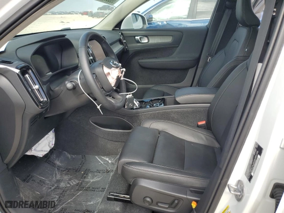 2024 Volvo XC40 Plus Bright Theme with VIN YV4L12UE6R2252264, listed as a Copart auction lot 88667895 with 3,897 mi miles and Salvage Title. Bid and sale history available at carsss.com. Image 7.