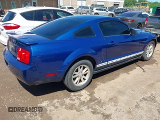 2008 Ford Mustang Deluxe with VIN 1ZVHT80N185198460, listed as a IAAI auction lot 42171425 with 135,024 mi miles and . Bid and sale history available at DreamBid. Image 4.
