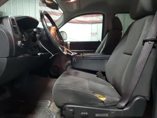 2008 Chevrolet Silverado 1500 LT w/1LT with VIN 3GCEK133X8G243480, listed as a Copart auction lot 85317584 with 299,113 mi miles and Clean Title. Bid and sale history available at carsss.com. Image 7.
