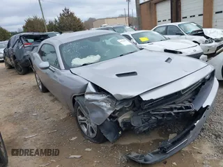 2017 Dodge Challenger SXT z VIN 2C3CDZAG0HH572554, wystawiony jako IAAI lot #41538875 z przebiegiem 186 381 mil mil oraz . Historia ofert i sprzedaży dostępna na DreamBid. Obrazek 13.