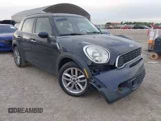 2013 MINI Countryman S z VIN WMWZC3C59DWP24390, wystawiony jako IAAI lot #42038509 z przebiegiem 134 903 mil mil oraz . Historia ofert i sprzedaży dostępna na DreamBid. Obrazek 1.