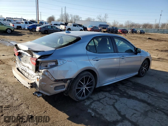 2022 Toyota Camry SE with VIN 4T1G11AK2NU685583, listed as a Copart auction lot 46940855 with 73,144 mi miles and Salvage Title. Bid and sale history available at carsss.com. Image 3.