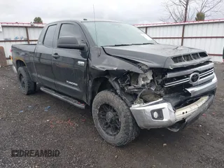 2017 Toyota Tundra SR z VIN 5TFUY5F15HX584941, wystawiony jako IAAI lot #41782737 z przebiegiem 94 786 mil mil oraz . Historia ofert i sprzedaży dostępna na DreamBid. Obrazek 1.