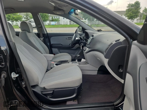 2009 Hyundai Elantra SE with VIN KMHDU46DX9U815198, listed as a Copart auction lot 61820665 with 92,543 mi miles and Clean title. Bid and sale history available at DreamBid. Image 5.