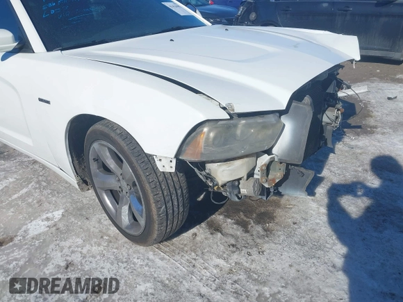 2013 Dodge Charger RT with VIN 2C3CDXCT6DH682260, listed as a IAAI auction lot 41416907 with 110,056 mi miles. Bid and sale history available at carsss.com. Image 19.