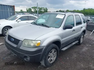 2005 Ford Escape XLT with VIN 1FMYU03185KE08782, listed as a IAAI auction lot 42158663 with 277,242 mi miles and . Bid and sale history available at DreamBid. Image 6.