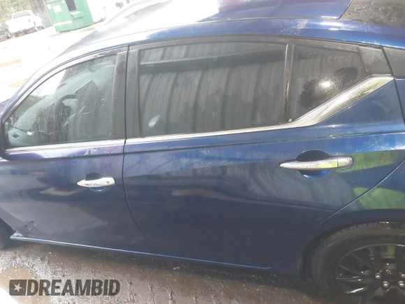 2019 Nissan Altima S with VIN 1N4BL4BV4KC246105, listed as a IAAI auction lot 41996875 with 112,436 mi miles and . Bid and sale history available at carsss.com. Image 15.