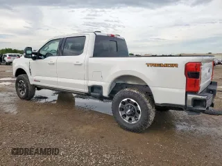 2024 Ford F-250 XL with VIN 1FT8W2BM9REC24042, listed as a Copart auction lot 60598605 with 28,099 mi miles and Salvage title. Bid and sale history available at DreamBid. Image 2.