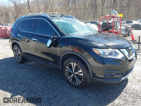 2020 Nissan Rogue SV with VIN JN8AT2MTXLW003411, listed as a IAAI auction lot 41811084 with 58,758 mi miles and . Bid and sale history available at carsss.com. Image 1.