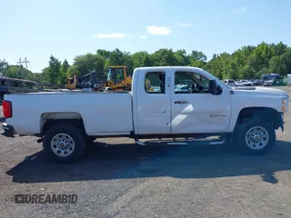 2012 Chevrolet Silverado 3500HD with VIN 1GB2CZCG4CZ113273, listed as a IAAI auction lot 40107404 with 258,322 mi miles and . Bid and sale history available at DreamBid. Image 13.