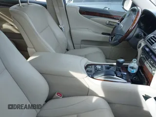 2016 Lexus LS 460 L with VIN JTHGL5EF0G5056502, listed as a IAAI auction lot 41012399 with 77,031 mi miles and . Bid and sale history available at DreamBid. Image 5.