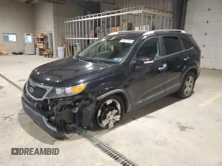 2013 Kia Sorento EX z VIN 5XYKU3A66DG386604, wystawiony jako Copart lot #53357485 z przebiegiem 131 509 mil mil oraz Szkoda całkowita • Salvage title. Historia ofert i sprzedaży dostępna na DreamBid. Obrazek 1.