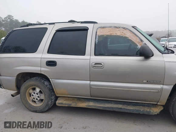 2006 Chevrolet Tahoe LS with VIN 1GNEC13V86R119341, listed as a IAAI auction lot 41564383 with 295,214 mi miles. Bid and sale history available at carsss.com. Image 13.