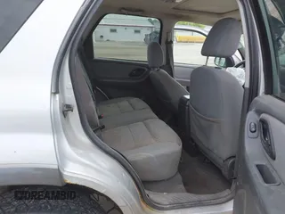 2005 Ford Escape XLT с VIN 1FMYU93125KB21037, выставлен на аукционе IAAI как лот 42256389 с пробегом 173 080 миль миль и . История ставок и продаж доступна на DreamBid. Изображение 8.