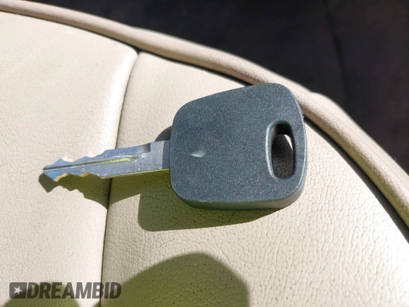 2001 Ford Mustang Deluxe с VIN 1FAFP44471F226003, выставлен на аукционе IAAI как лот 42079409 с пробегом 145 021 миль миль и . История ставок и продаж доступна на DreamBid. Изображение 11.
