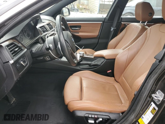 2017 BMW 4 Series 430i xDrive z VIN WBA4F9C3XHG812139, wystawiony jako Copart lot #49584455 z przebiegiem 102 906 mil mil oraz Szkoda całkowita • Salvage title. Historia ofert i sprzedaży dostępna na DreamBid. Obrazek 7.