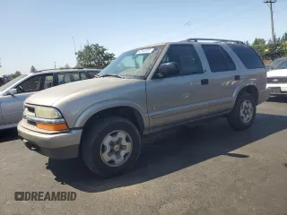 2002 Chevrolet Blazer LS с VIN 1GNDT13W02K126453, выставлен на аукционе Copart как лот 62340355 с пробегом 287 687 миль миль и Списание • Salvage title. История ставок и продаж доступна на DreamBid. Изображение 1.
