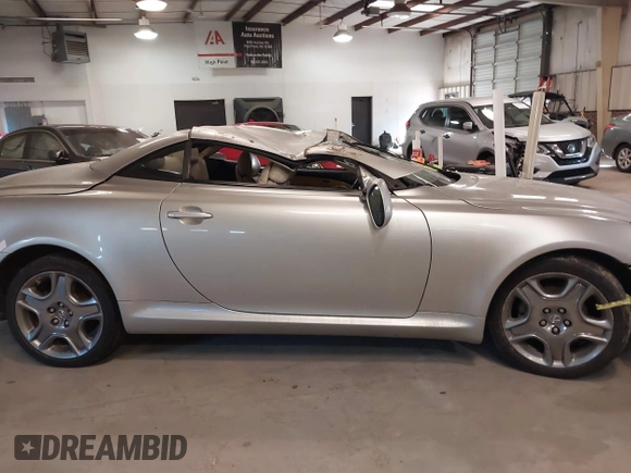 2002 Lexus SC with VIN JTHFN48Y320027045, listed as a IAAI auction lot 41681700 with 167,108 mi miles. Bid and sale history available at carsss.com. Image 13.
