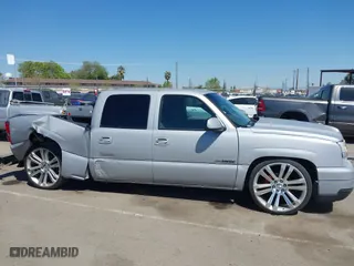 2005 Chevrolet Silverado 1500 LS with VIN 2GCEC13TX51171276, listed as a IAAI auction lot 41861847 with 163,237 mi miles. Bid and sale history available at carsss.com. Image 13.