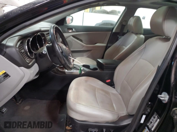 2013 Kia Optima EX z VIN 5XXGN4A73DG144469, wystawiony jako Copart lot #49736045 z przebiegiem 154 259 mil mil oraz Szkoda całkowita • Salvage title. Historia ofert i sprzedaży dostępna na DreamBid. Obrazek 7.
