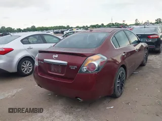 2010 Nissan Altima 3.5 SR with VIN 1N4BL2AP6AN555956, listed as a IAAI auction lot 42109434 with 173,993 mi miles. Bid and sale history available at carsss.com. Image 4.