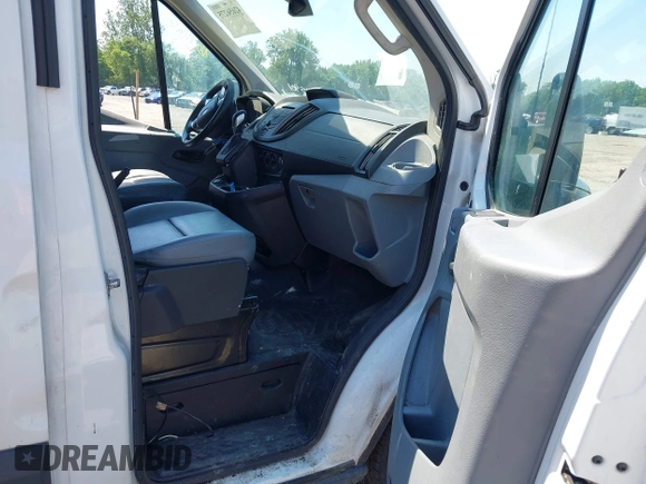 2018 Ford Transit z VIN 1FDBF8ZM8JKA99681, wystawiony jako IAAI lot #42656275 z przebiegiem 65 897 mil mil oraz . Historia ofert i sprzedaży dostępna na DreamBid. Obrazek 5.