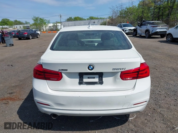 2018 BMW 3 Series 320i xDrive with VIN WBA8A3C5XJA505321, listed as a IAAI auction lot 42146927 with 47,547 mi miles and . Bid and sale history available at DreamBid. Image 17.