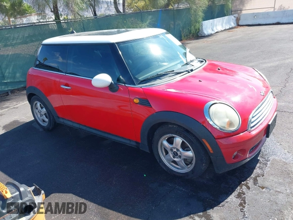 2009 MINI Hardtop z VIN WMWMF33529TW79643, wystawiony jako IAAI lot #42193593 z przebiegiem 129 321 mil mil oraz . Historia ofert i sprzedaży dostępna na DreamBid. Obrazek 1.