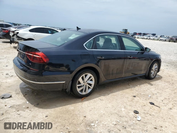 2018 Volkswagen Passat SE z VIN 1VWBA7A35JC038246, wystawiony jako Copart lot #56144005 z przebiegiem 67 561 mil mil oraz Czysty tytuł • Clean title. Historia ofert i sprzedaży dostępna na DreamBid. Obrazek 3.