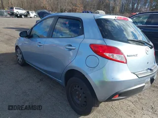 2013 Mazda Mazda2 Sport with VIN JM1DE1KZ9D0153941, listed as a IAAI auction lot 40823861 with 41,044 mi miles. Bid and sale history available at carsss.com. Image 3.
