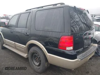 2005 Ford Expedition Eddie Bauer with VIN 1FMFU18575LA02365, listed as a IAAI auction lot 41789572 with 231,682 mi miles. Bid and sale history available at carsss.com. Image 3.