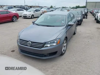 2012 Volkswagen Passat SE с VIN 1VWBP7A38CC070562, выставлен на аукционе IAAI как лот 42422441 с пробегом 182 237 миль миль и . История ставок и продаж доступна на DreamBid. Изображение 2.