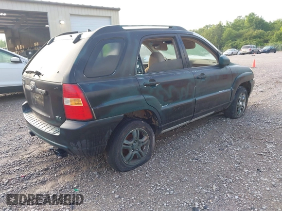 2006 Kia Sportage LX with VIN KNDJF723467183437, listed as a IAAI auction lot 42193429 with 186,114 mi miles and . Bid and sale history available at carsss.com. Image 4.