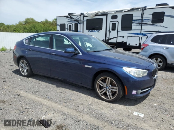 2013 BMW 5 Series 535i Gran Turismo xDrive z VIN WBASP2C59DC339798, wystawiony jako Copart lot #57228225 z przebiegiem 131 424 mil mil oraz Czysty tytuł • Clean title. Historia ofert i sprzedaży dostępna na DreamBid. Obrazek 4.