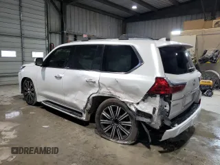 2018 Lexus LX 570 z VIN JTJHY7AX8J4262937, wystawiony jako Copart lot #49702925 z przebiegiem 104 837 mil mil oraz Szkody całkowita. Historia ofert i sprzedaży dostępna na DreamBid. Obrazek 2.