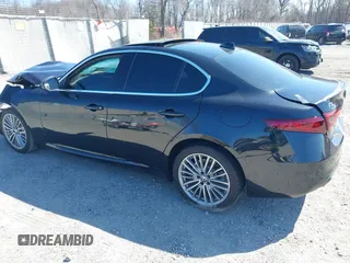 2017 Alfa Romeo Giulia Ti with VIN ZARFAEEN9H7551464, listed as a IAAI auction lot 41726121 with 68,654 mi miles. Bid and sale history available at carsss.com. Image 3.