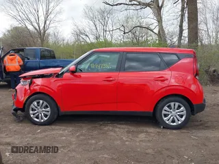 2020 Kia Soul S with VIN KNDJ23AU0L7731492, listed as a IAAI auction lot 41947351 with 71,484 mi miles and . Bid and sale history available at DreamBid. Image 14.