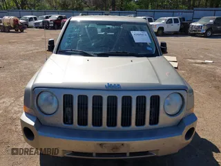 2009 Jeep Patriot Sport z VIN 1J4FT28A49D155628, wystawiony jako IAAI lot #41869474 z przebiegiem 103 082 mil mil oraz . Historia ofert i sprzedaży dostępna na DreamBid. Obrazek 6.