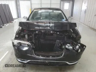 2019 Chrysler 300 Limited with VIN 2C3CCAKG0KH580552, listed as a Copart auction lot 43329005 with 49,478 mi miles and Clean Title. Bid and sale history available at carsss.com. Image 5.