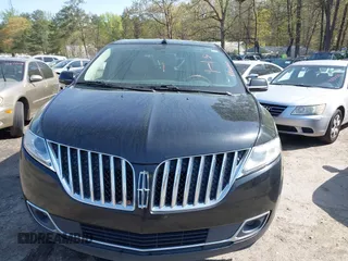 2013 Lincoln MKX with VIN 2LMDJ6JK9DBL47557, listed as a IAAI auction lot 41922605 with 246,964 mi miles. Bid and sale history available at carsss.com. Image 6.