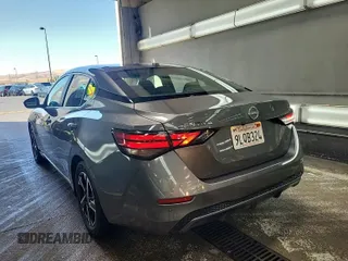 2024 Nissan Sentra SV z VIN 3N1AB8CV2RY295564, wystawiony jako IAAI lot #42796380 z przebiegiem 30 664 mil mil oraz . Historia ofert i sprzedaży dostępna na DreamBid. Obrazek 10.